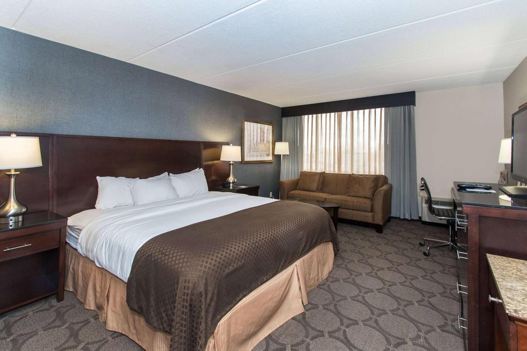 Wyndham Columbus Hotel Worthington Exterior photo